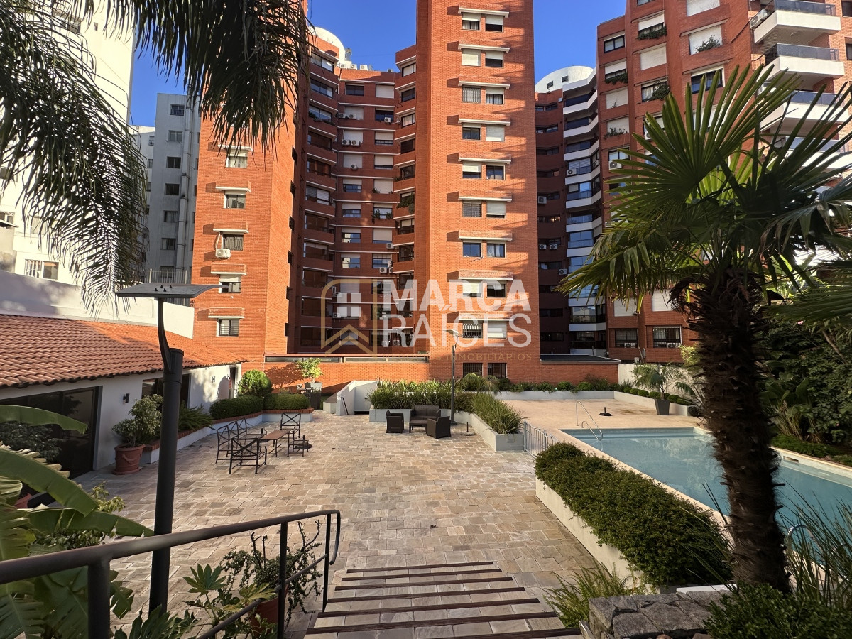 Apartamento ID.853 - Venta Apartamento Frente a Rambla Kibon 3 Dormitorios + Servicio Garage Doble Vista a la Rambla Pocitos Montevideo