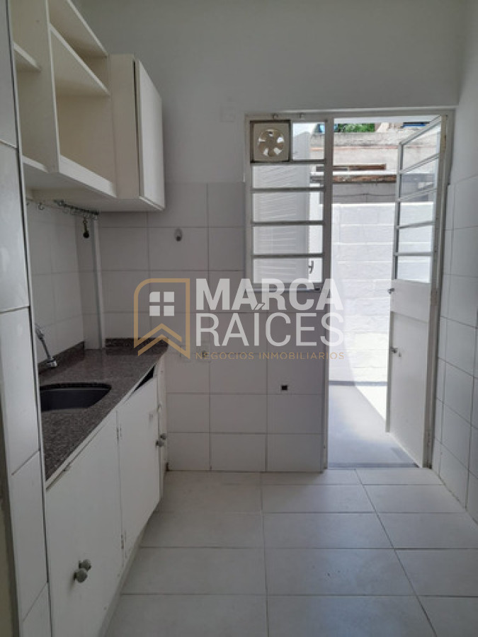 Apartamento ID.1816 - Alquiler Apartamento 2 Dormitorios, planta baja con patio. La Blanqueada, Montevideo