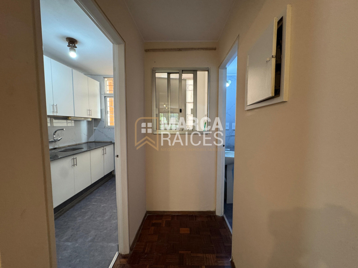 Apartamento ID.1864 - Alquiler Apartamento Monoambiente Al Frente Piso 2 Cocina Definida Pocitos Montevideo