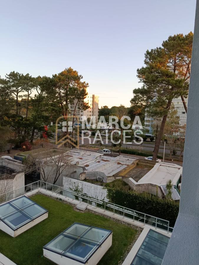 Apartamento ID.1536 - Venta apartamento 2 dormitorios en Barrio Cantegril, Punta del Este. 