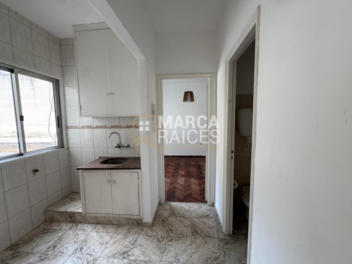Apartamento ID.1974 - DAlquiler Apartamento 1 Dormitorio Segundo Piso por Escalera Pocitos Montevideo