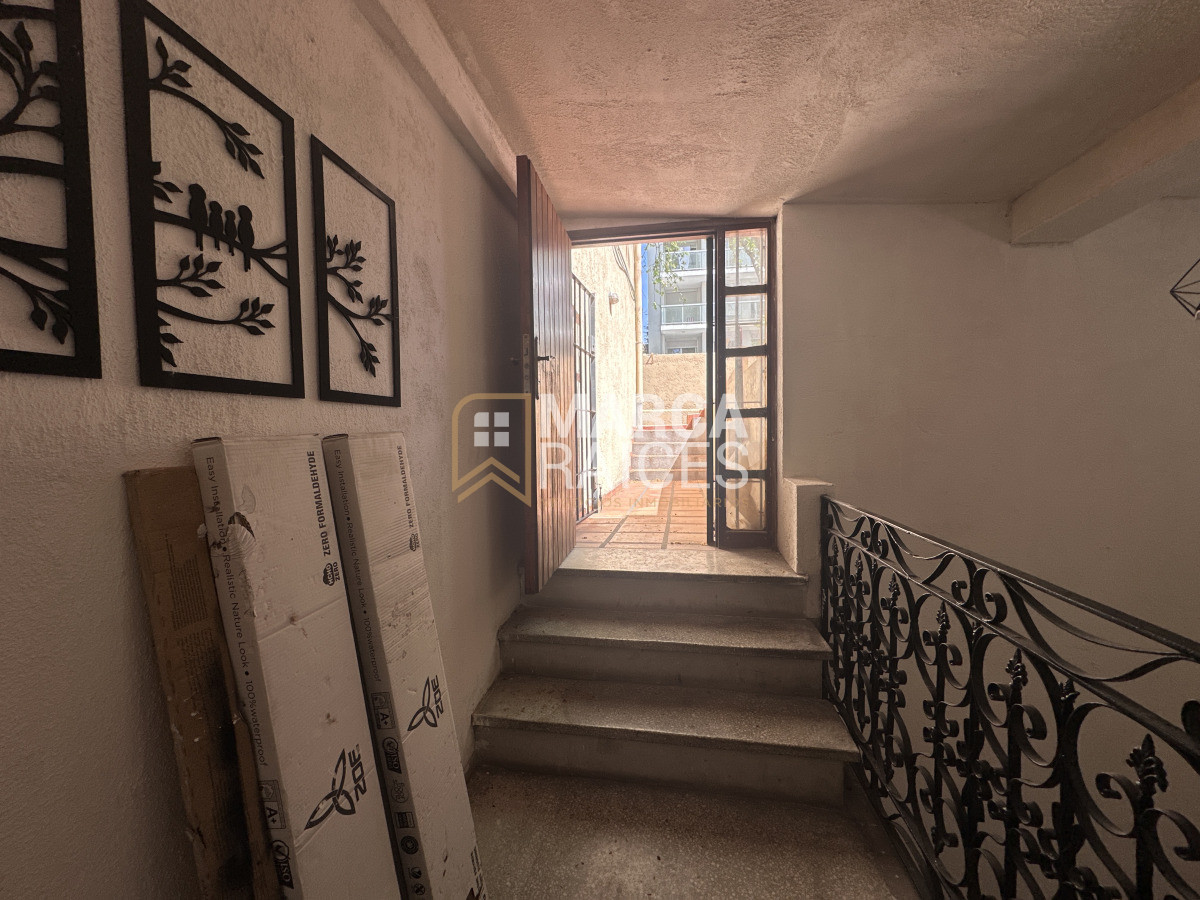 Apartamento ID.1657 - Alquiler Apartamento tipo casa 2 dormitorios con tarreza grande Barrio Sur Montevideo