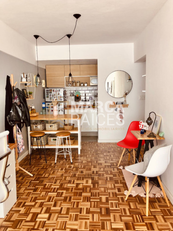 Apartamento ID.1300 - Alquiler Apartamento 1 Dormitorio Al Frente Semi Amoblado Centro Montevideo (Enero 2026)