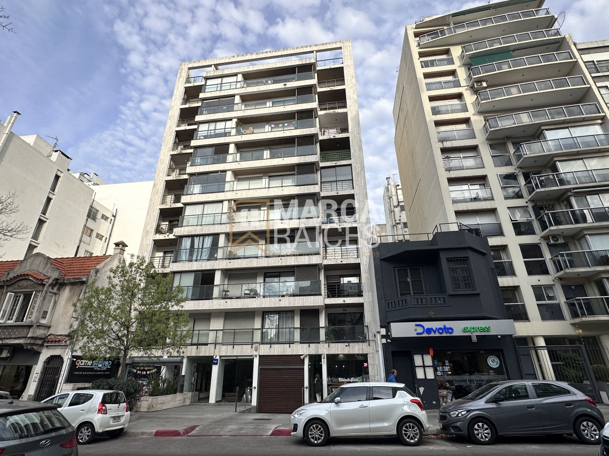 Apartamento ID.1043 - Venta Hermoso Apartamento 3 Dormitorios 3 Baños Balcon Patio Parrillero Pocitos Montevideo