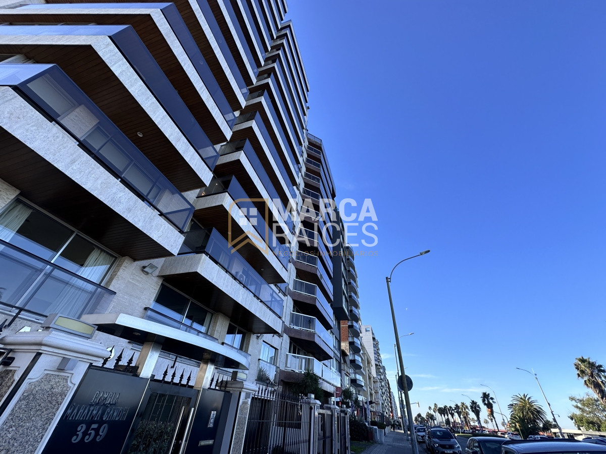 Apartamento ID.888 - Venta Espectacular Apartamento Sobre Rambla 4 Dormitorios Garage Doble Punta Carretas Montevideo