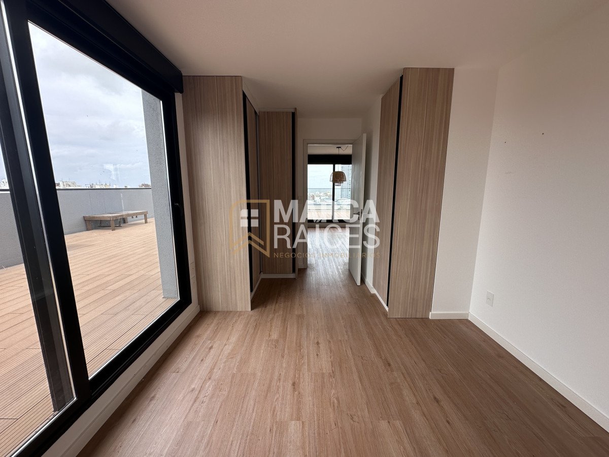 Apartamento ID.1201 - Venta Pent House 2 Dormitorios Con Renta Terraza con Parrillero Y Garaje Doble Punta Carretas Montevideo