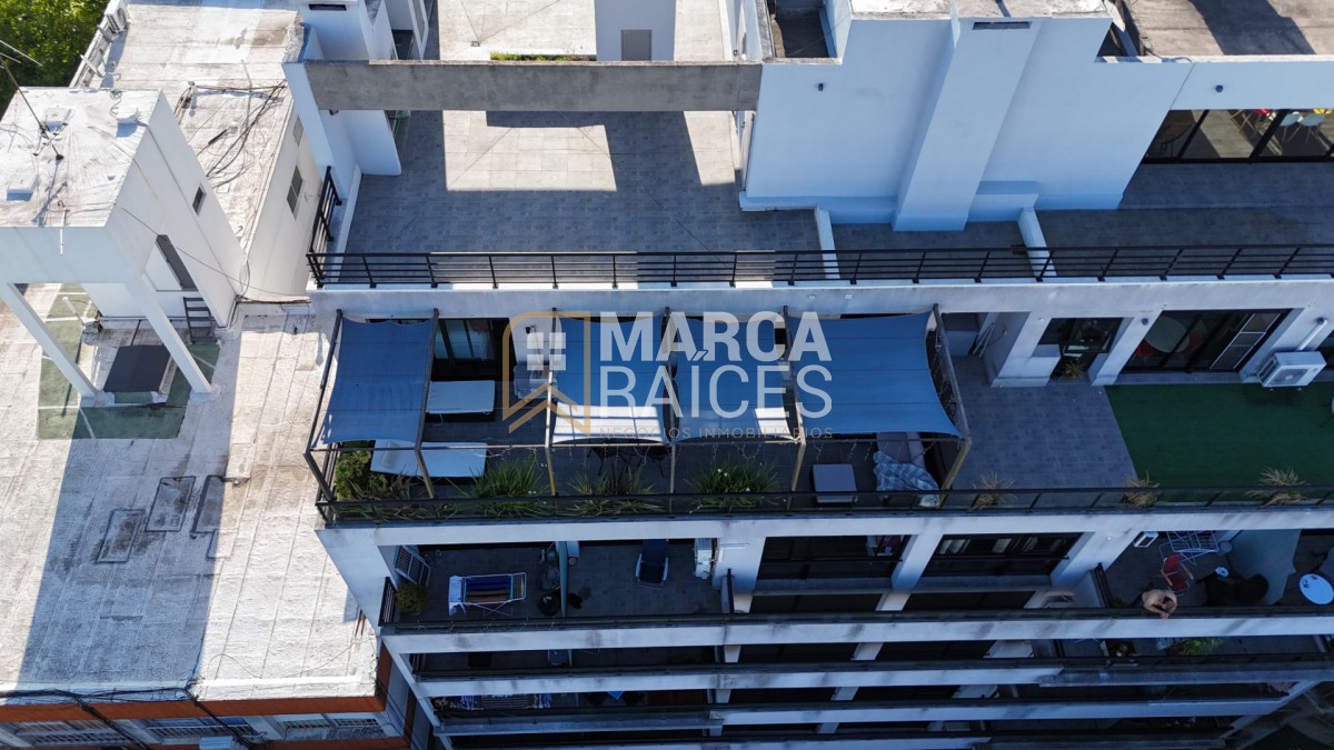 Apartamento ID.1797 - Alquiler Penthouse con Parrillero y Garage, 3 Dormitorios, 2 baños. Centro, Montevideo