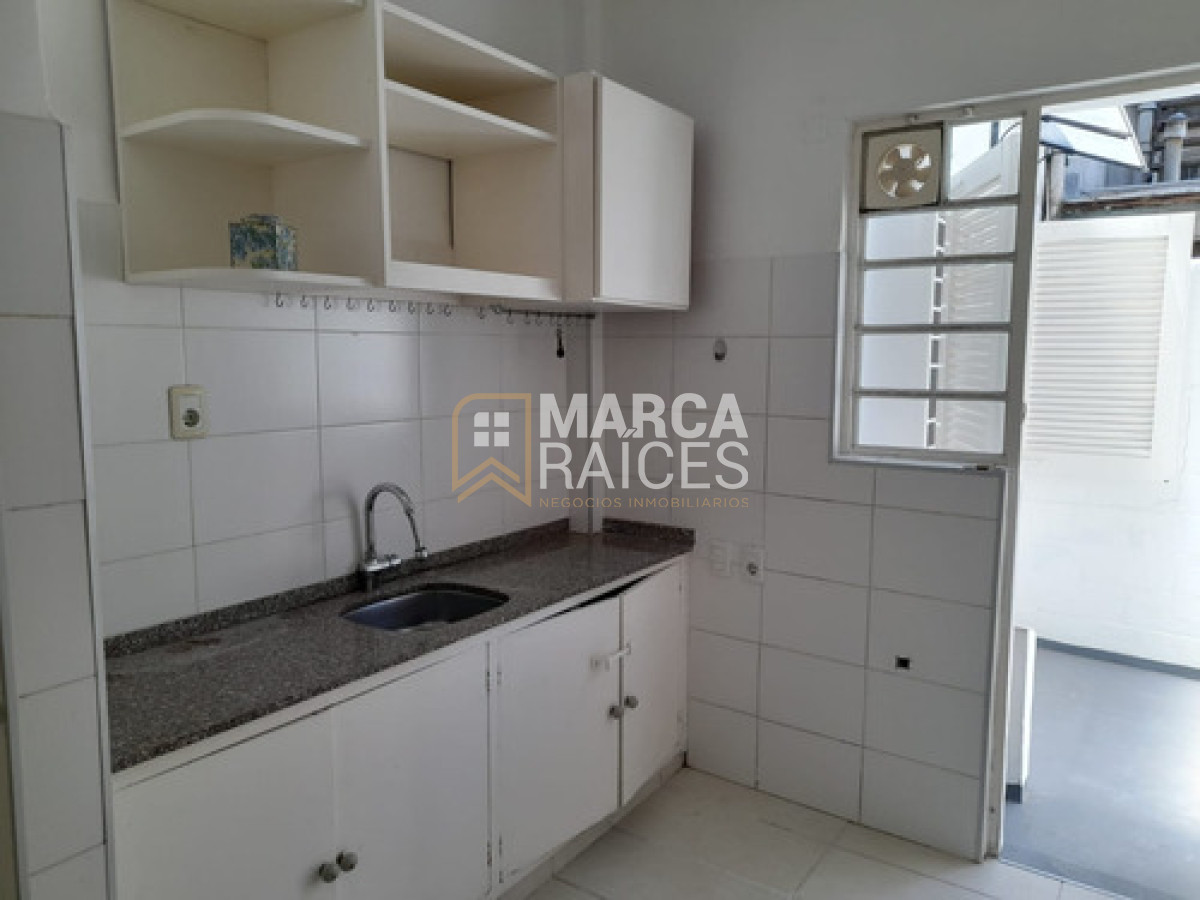 Apartamento ID.1816 - Alquiler Apartamento 2 Dormitorios, planta baja con patio. La Blanqueada, Montevideo