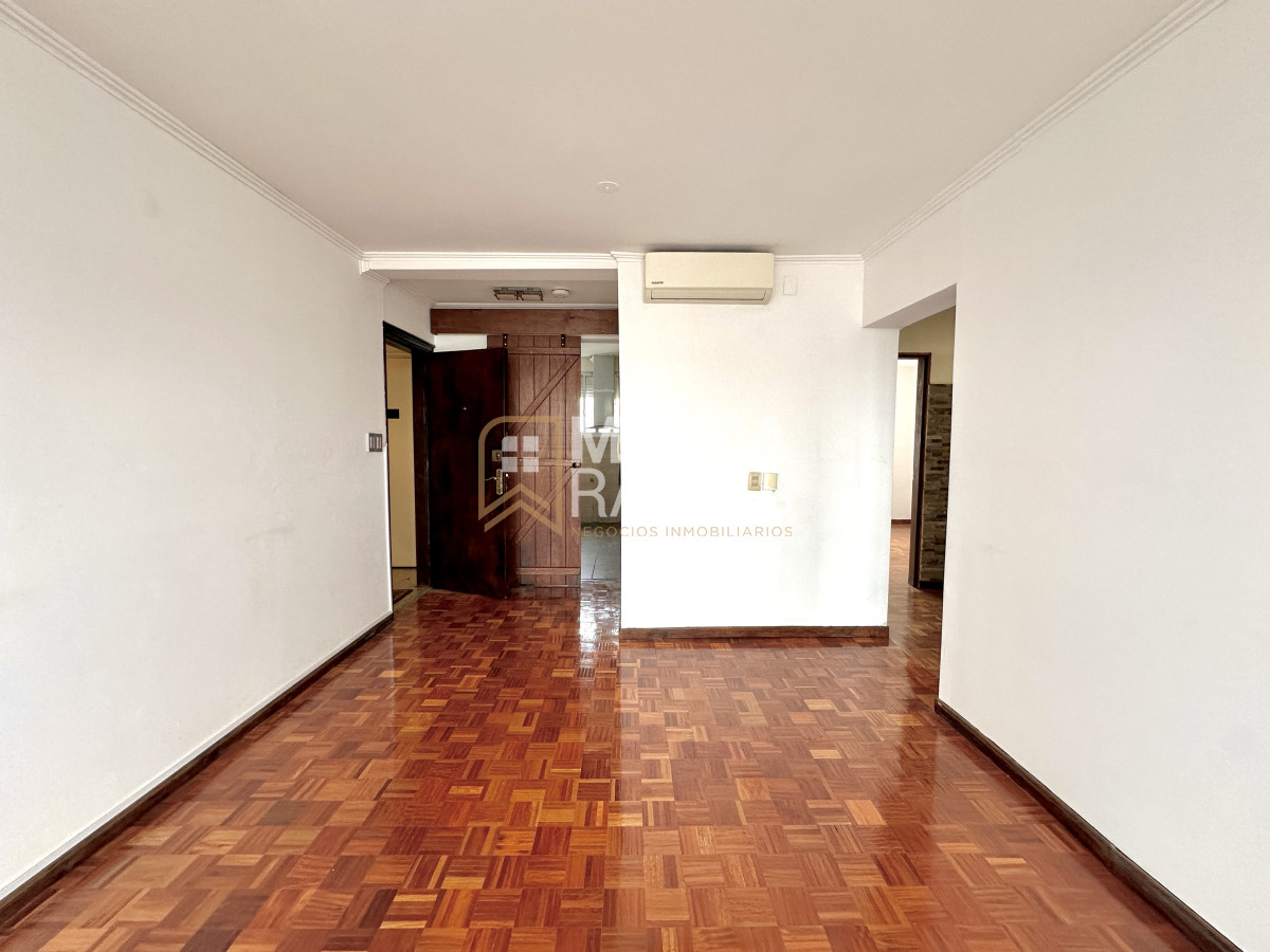 Apartamento ID.1650 - Alquiler Apartamento 2 Dormitoros Garage Pocitos Montevideo