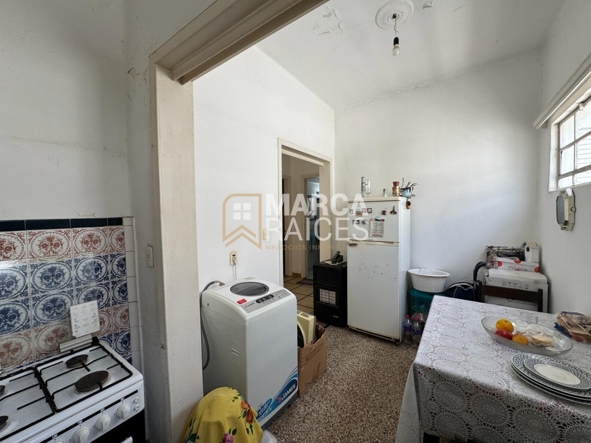 Apartamento ID.1731 - Venta Apartamento 2 Dormitorios 1 Baño Con Renta Primer Piso por Escalera Pocitos Montevideo