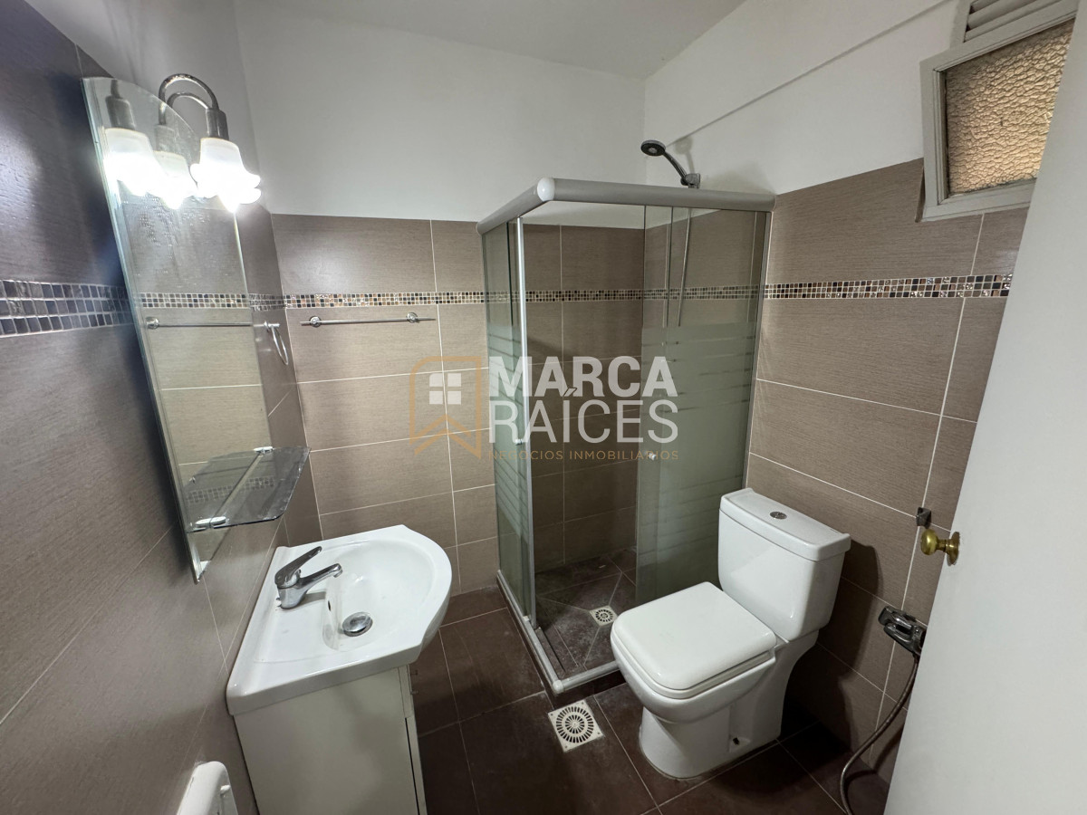 Apartamento ID.1693 - Alquiler Apartamento 3 Dormitorios 2 Baños Patio Centro Montevideo