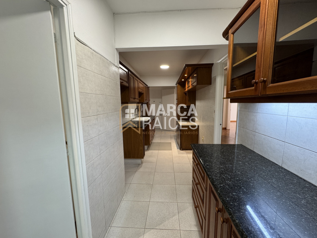 Apartamento ID.1734 - Venta Apartamento 4 dormitorios 3 baños Garage Pocitos Montevideo