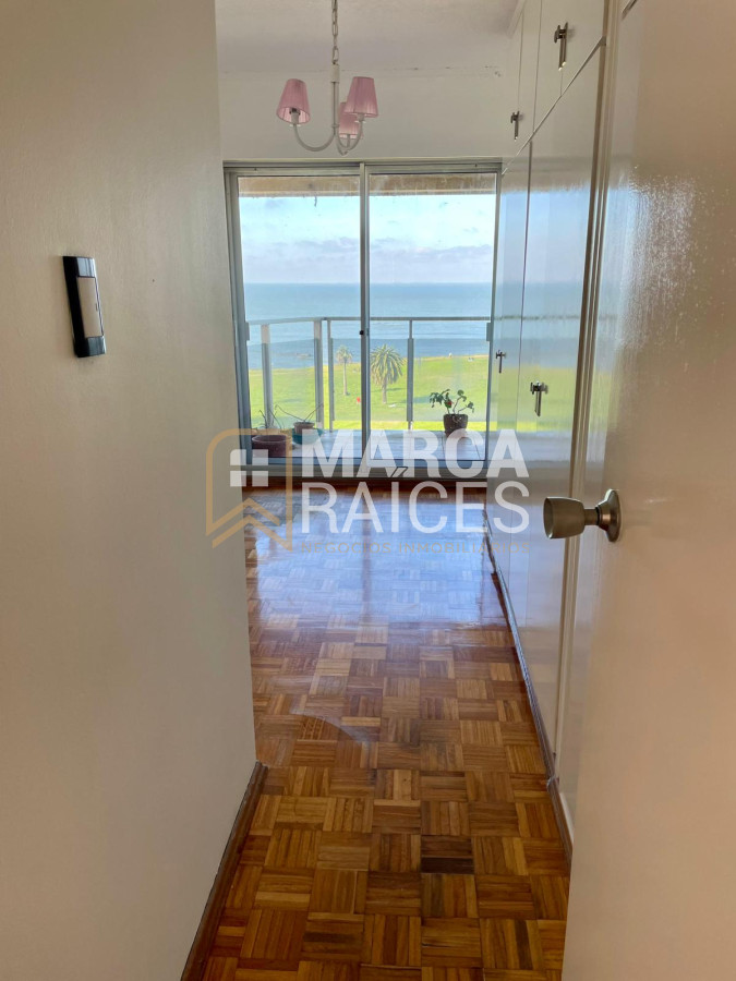 Apartamento ID.1523 - Alquiler apartamento de 4 dormitorios muy luminoso frente al mar en Rambla de Punta Carretas, Montevideo. 