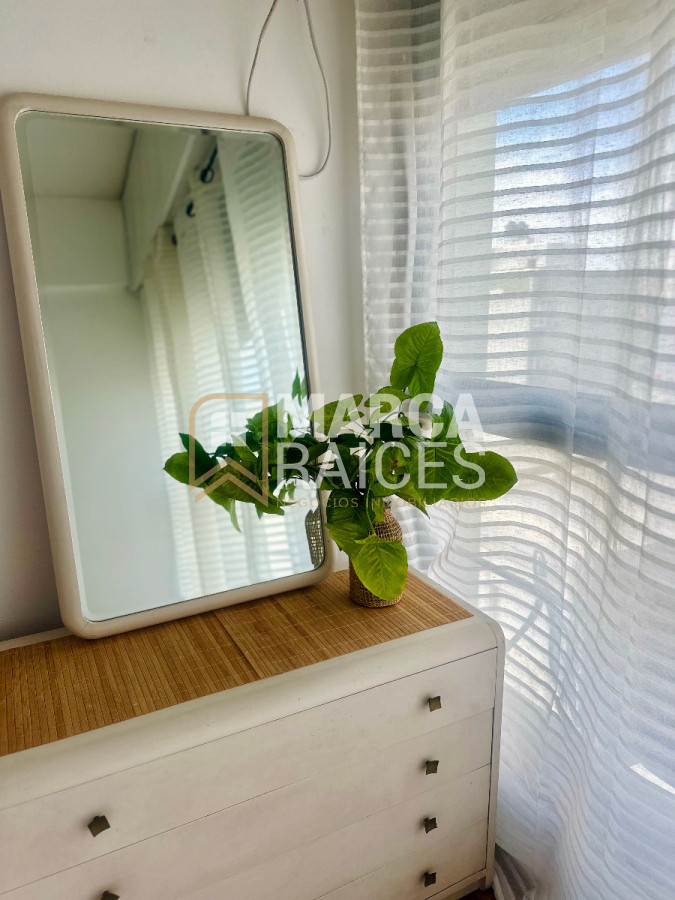 Apartamento ID.1300 - Alquiler Apartamento 1 Dormitorio Al Frente Semi Amoblado Centro Montevideo (Enero 2026)