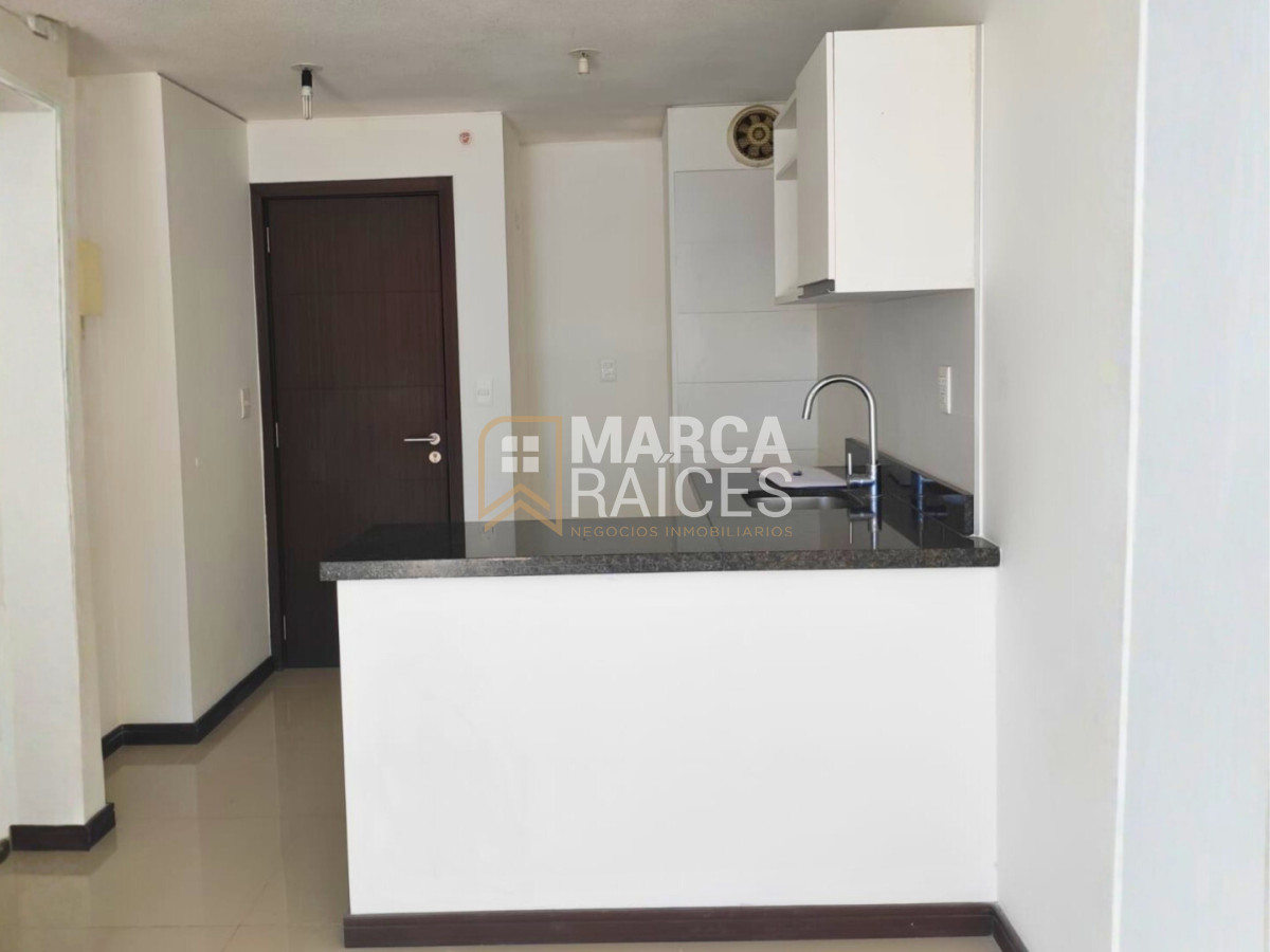 Apartamento ID.1844 - Alquiler Apartamento 1 Dormitorio Piso 14 Garage Centro Montevideo