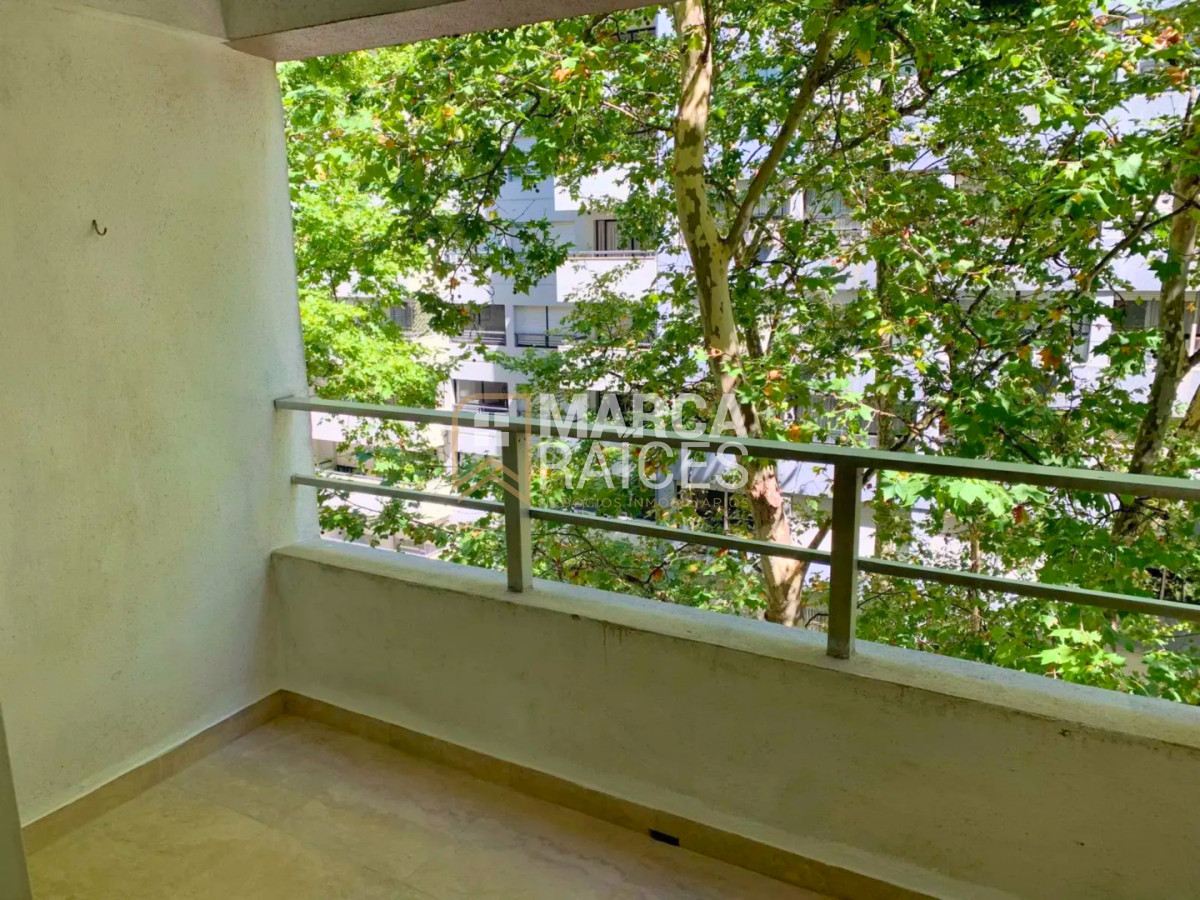 Apartamento ID.1962 - Alquiler Apartamento 1 Dormitorio Piso Alto Pocitos Montevideo
