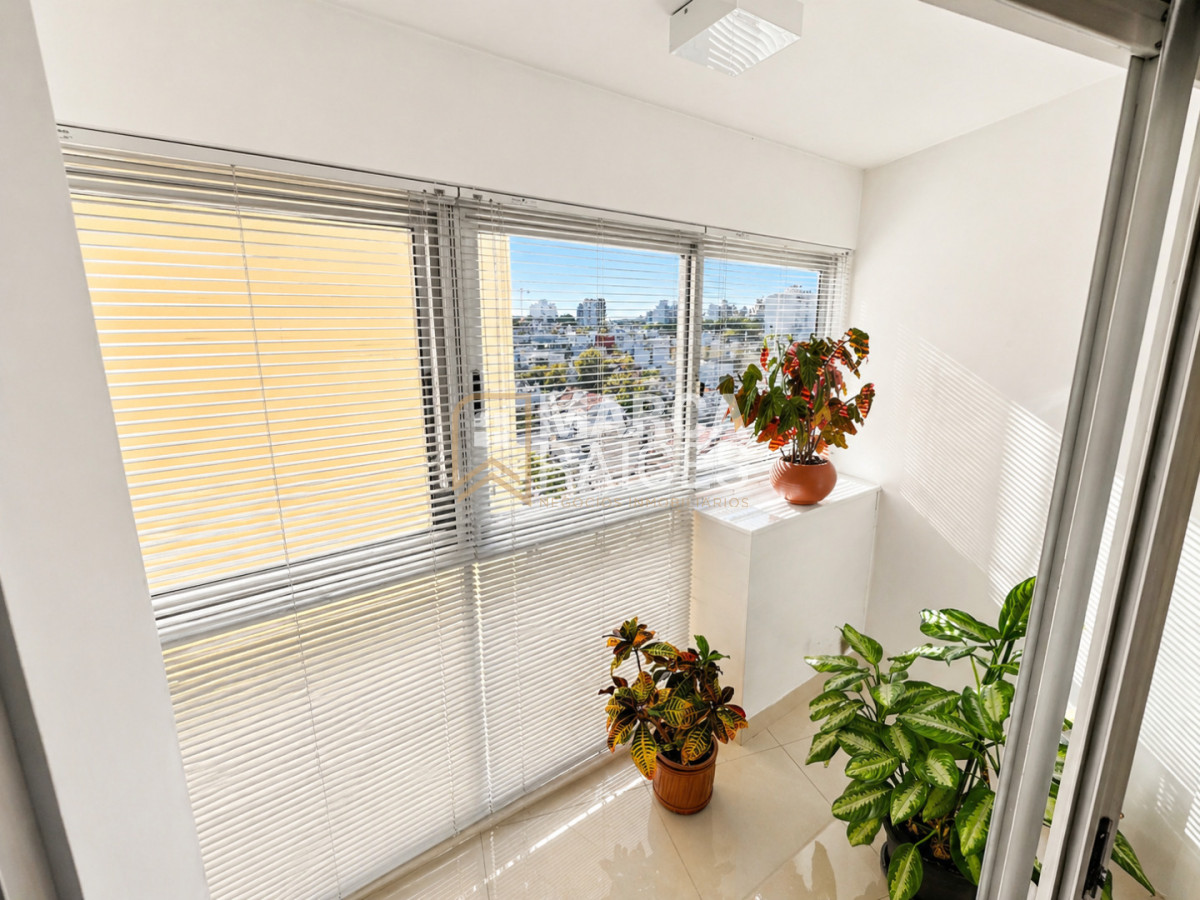 Apartamento ID.888 - Venta Espectacular Apartamento Sobre Rambla 3 Dormitorios y Servicio Garage Doble Punta Carretas Montevideo
