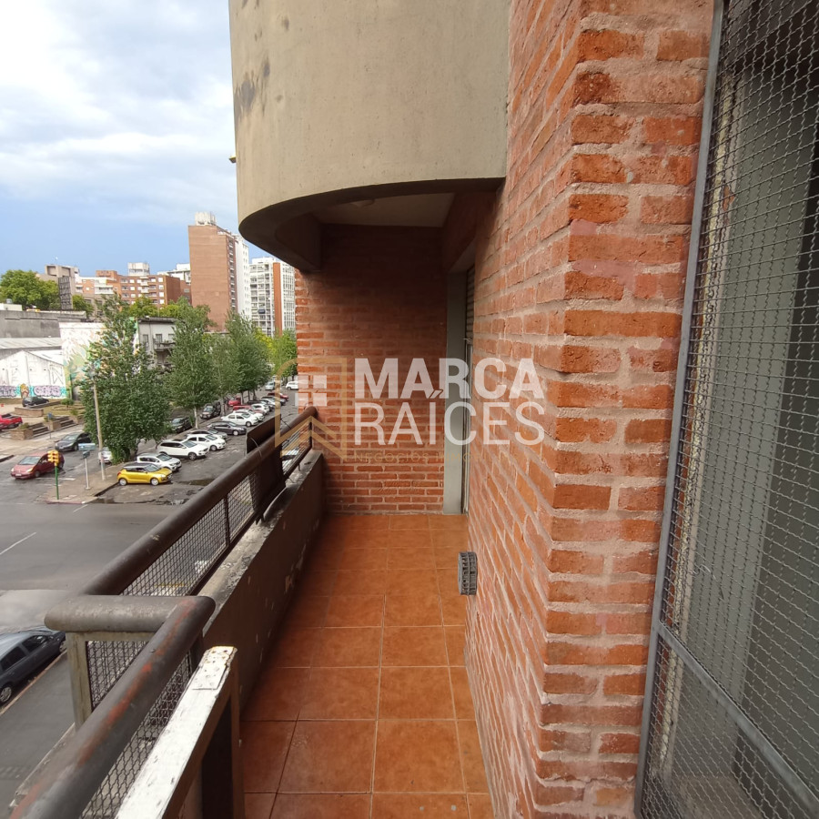 Apartamento ID.1385 - Alquiler Apartamento 2 Dormitorios Balcon al Frente Centro Montevideo