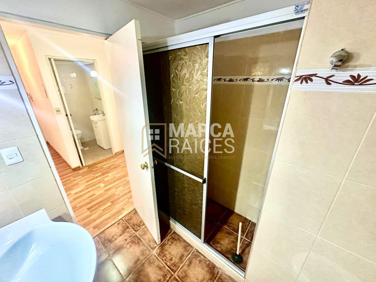 Apartamento ID.1548 - Venta Apartamento con RENTA 3 Dormitorios 2 Baños Pocitos Montevideo