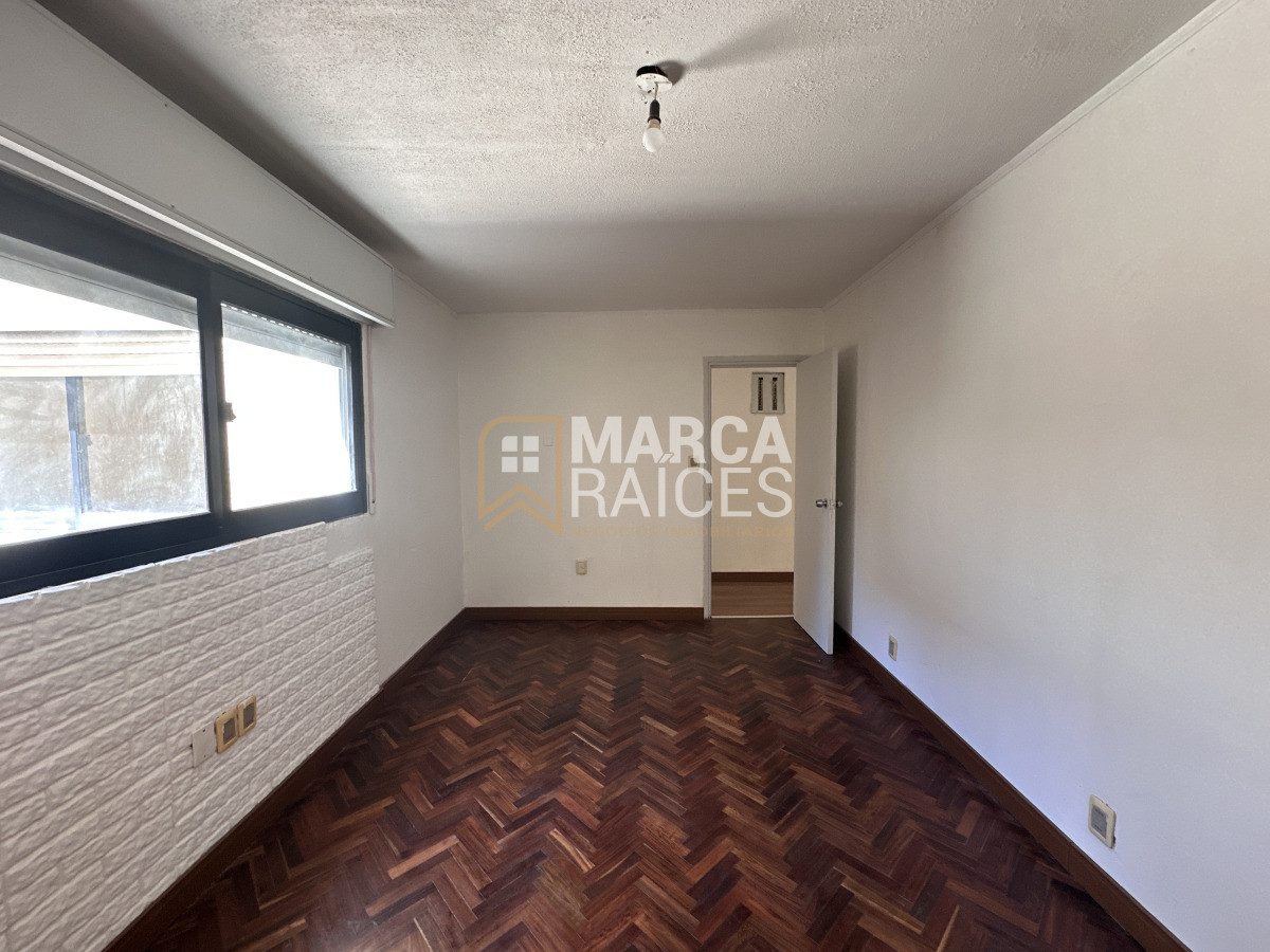 Apartamento ID.1657 - Alquiler Apartamento tipo casa 2 dormitorios con tarreza grande Barrio Sur Montevideo