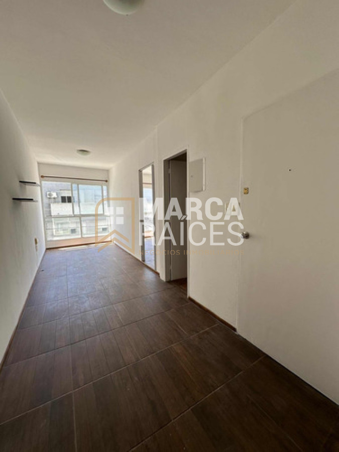 Apartamento ID.1826 - Alquiler Apartamento 1 Dormitorio al frente. Centro, Montevideo