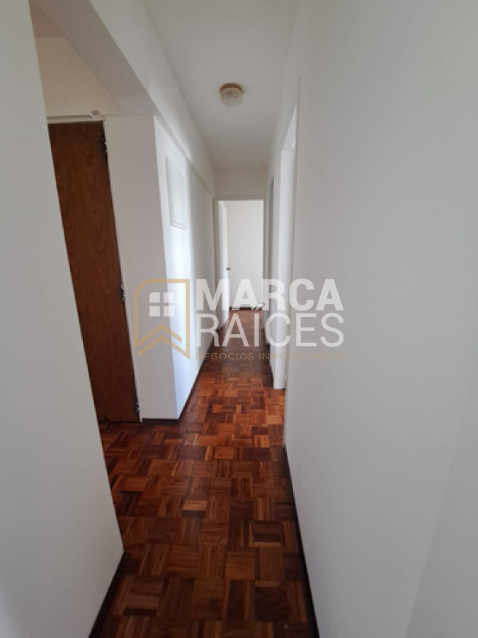 Apartamento ID.1809 - Venta Apartamento 3 dormitorios, 2 baños, con garage. Pocitos, Montevideo