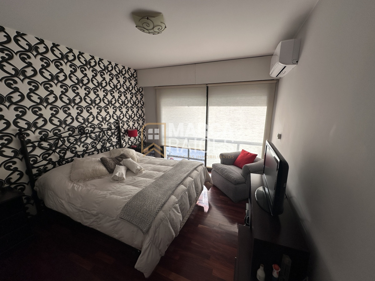 Apartamento ID.1043 - Venta Hermoso Apartamento 3 Dormitorios 3 Baños Balcon Patio Parrillero Pocitos Montevideo