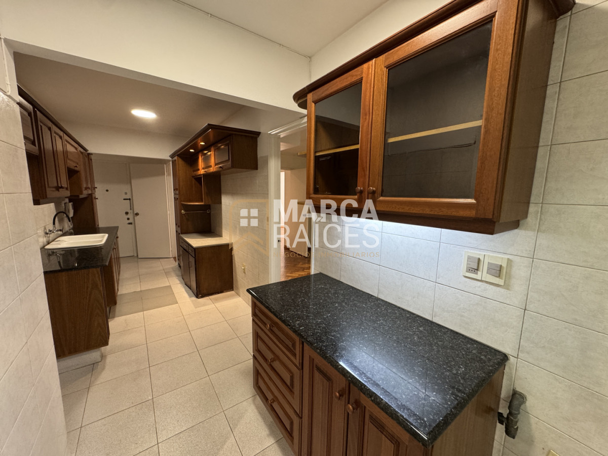 Apartamento ID.1734 - Venta Apartamento 4 dormitorios 3 baños Garage Pocitos Montevideo