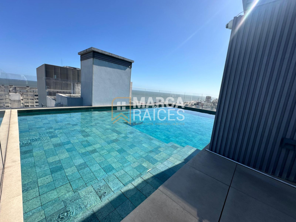 Apartamento ID.1212 - Alquiler Apartamento Premium Duplex 2 Dormitorios 2 Baños Piscina Centro Montevideo