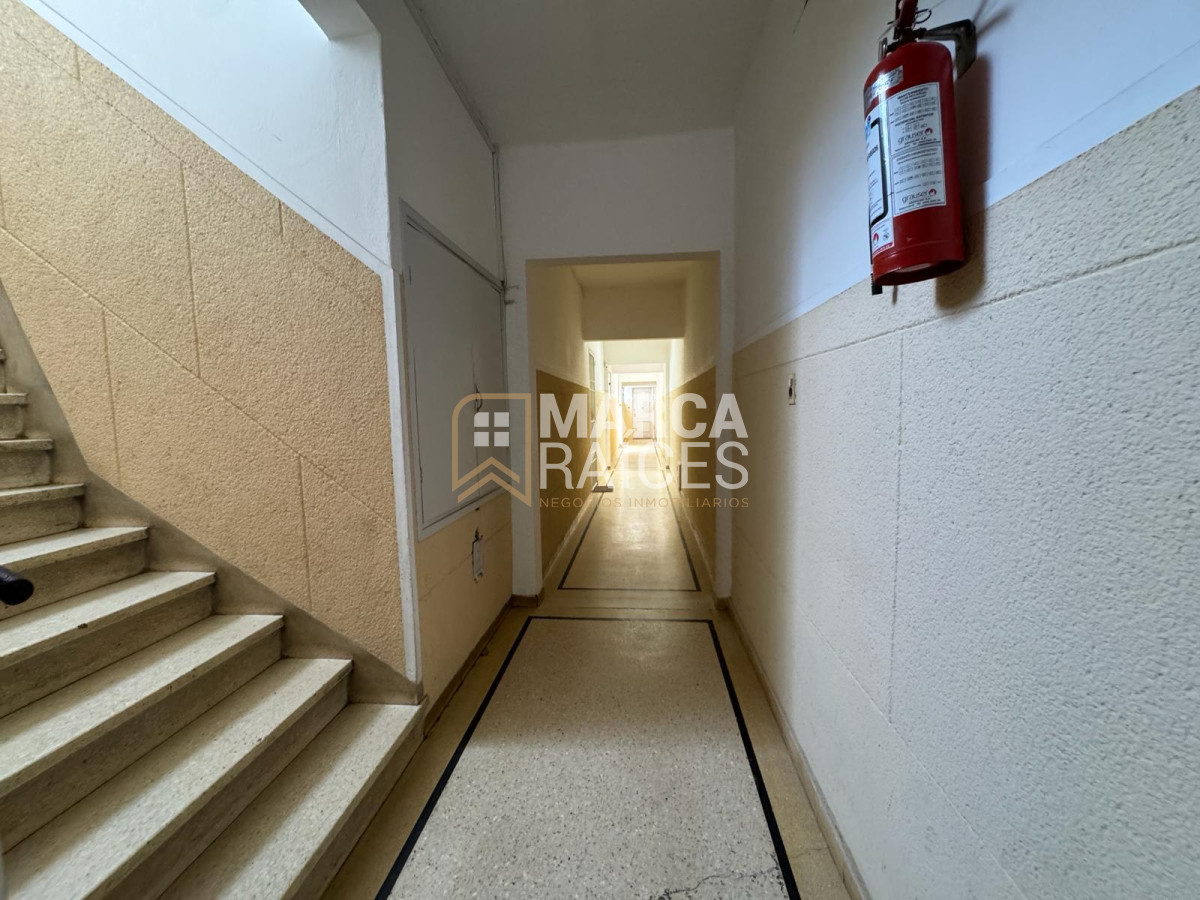Apartamento ID.1731 - Venta Apartamento 2 Dormitorios 1 Baño Con Renta Primer Piso por Escalera Pocitos Montevideo
