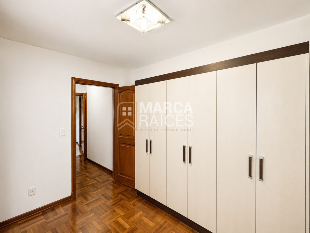 Apartamento ID.888 - Venta Espectacular Apartamento Sobre Rambla 3 Dormitorios y Servicio Garage Doble Punta Carretas Montevideo