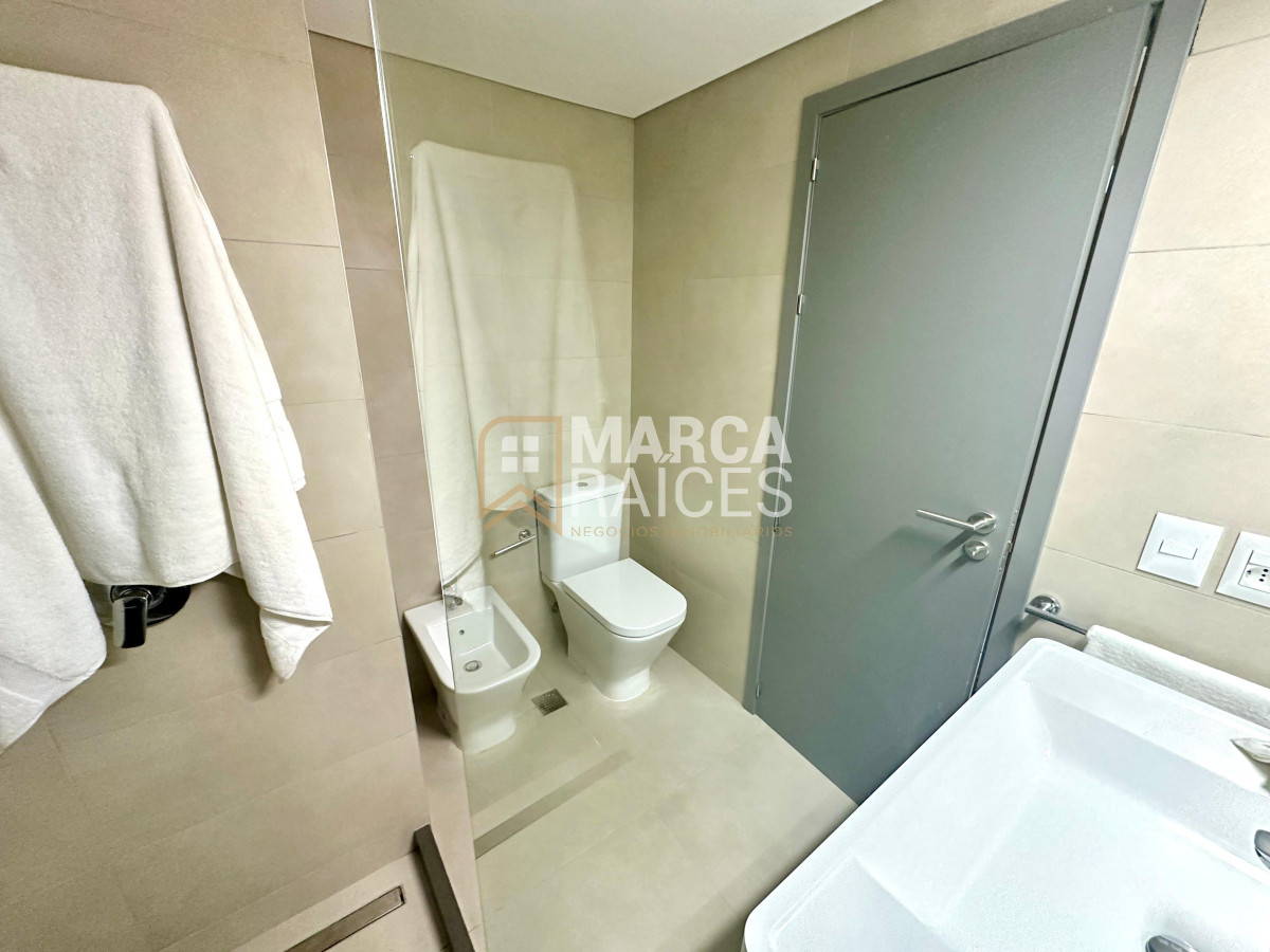 Apartamento ID.1148 - Venta Apartamento Premium Carrasco Este 3 Dormitorios 3 Baños Vista al Lago a Estrenar