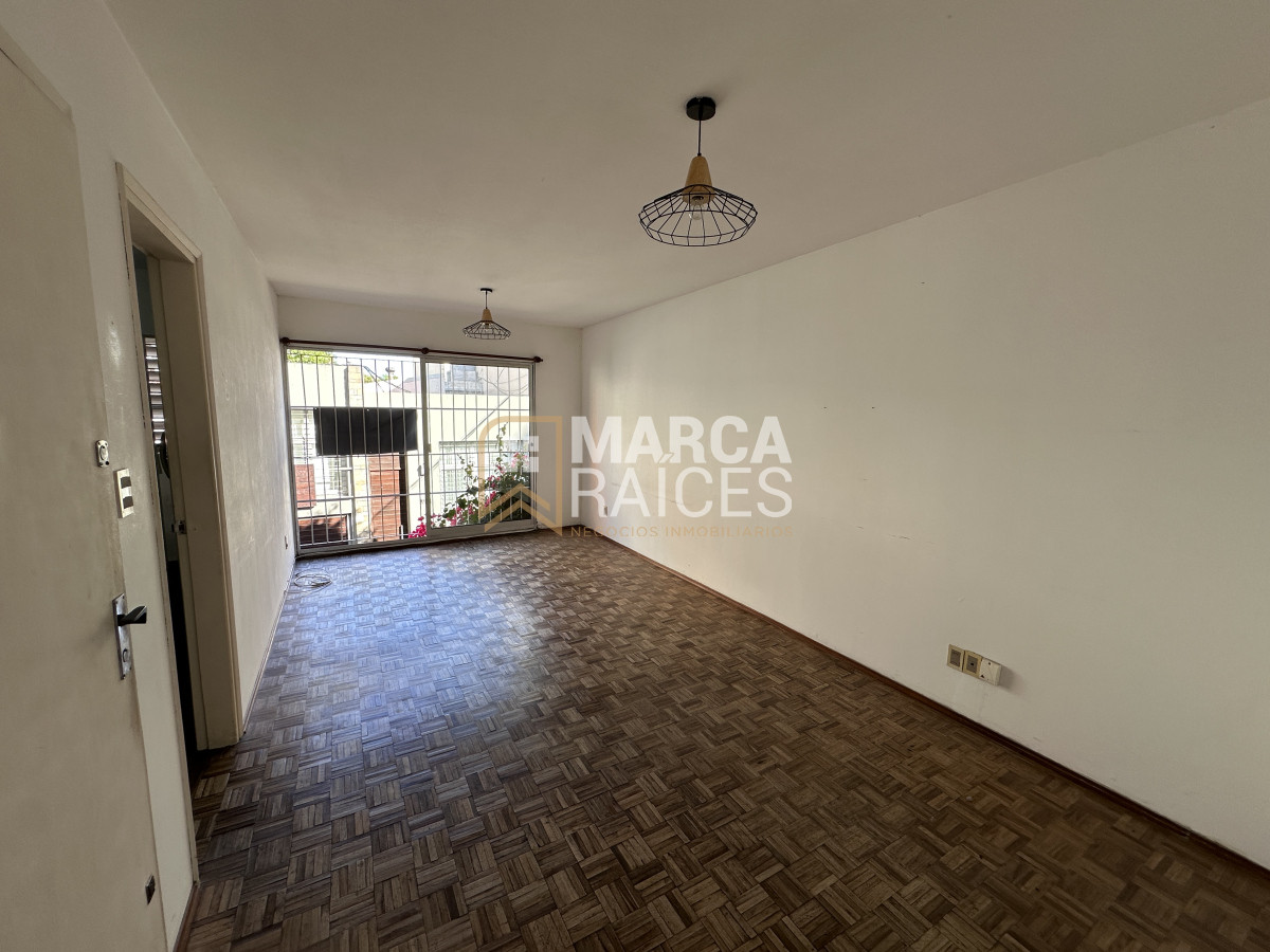 Apartamento ID.1042 - Venta Apartamento 2 Dormitorios Con Renta Al Frente Primer Piso Pocitos Montevideo
