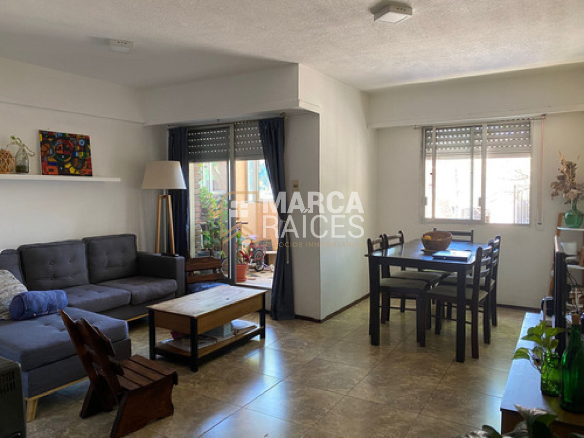 Apartamento ID.1702 - Alquiler Apartamento al Frente - 2 Dormitorios - Palermo, Montevideo
