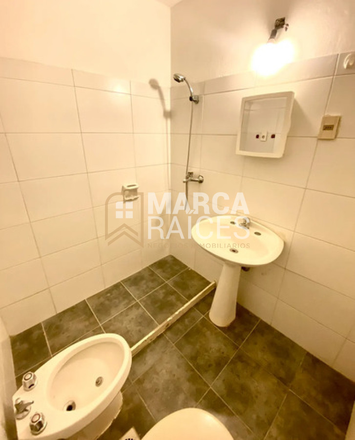 Apartamento ID.1924 - Alquiler Monoambiente. Centro, Montevideo