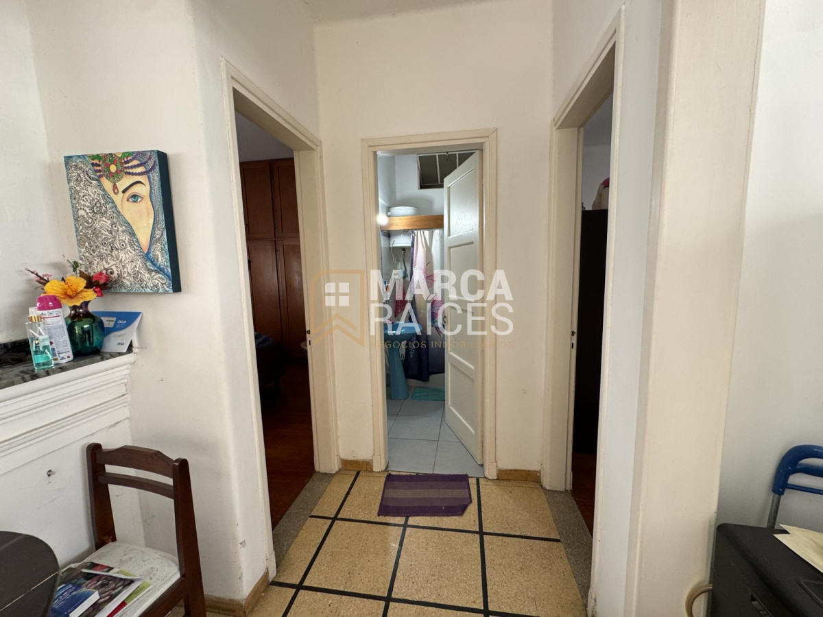 Apartamento ID.1731 - Venta Apartamento 2 Dormitorios 1 Baño Con Renta Primer Piso por Escalera Pocitos Montevideo