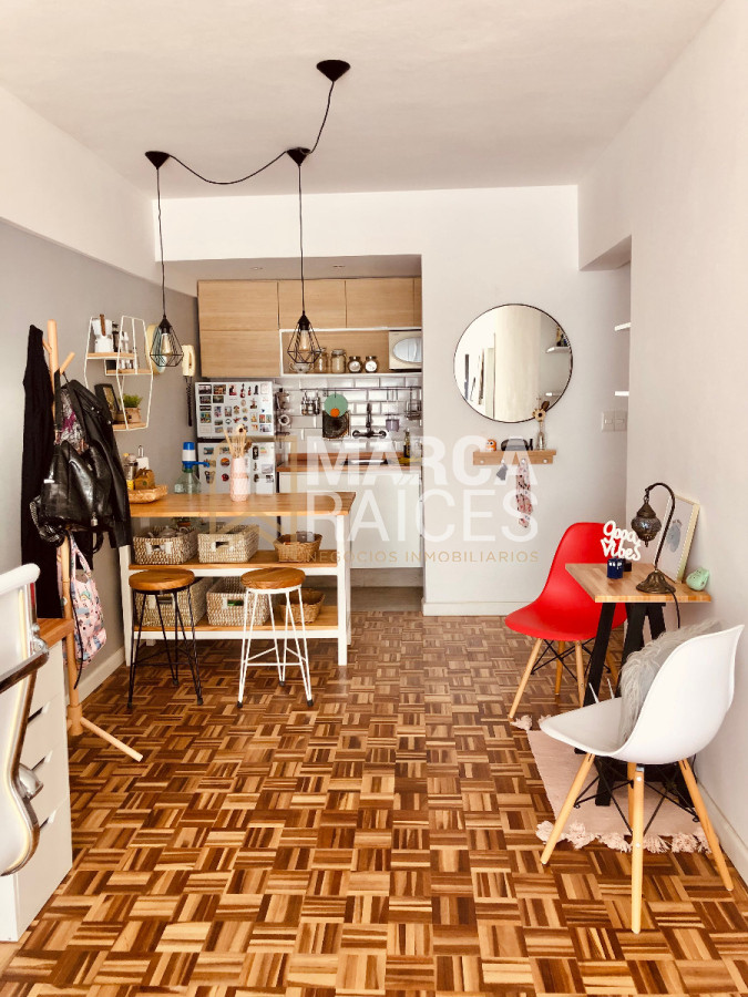 Apartamento ID.1300 - Alquiler Apartamento 1 Dormitorio Al Frente Semi Amoblado Centro Montevideo (Enero 2026)