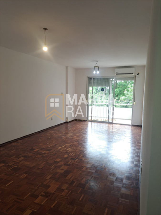 Apartamento ID.1809 - Venta Apartamento 3 dormitorios, 2 baños, con garage. Pocitos, Montevideo
