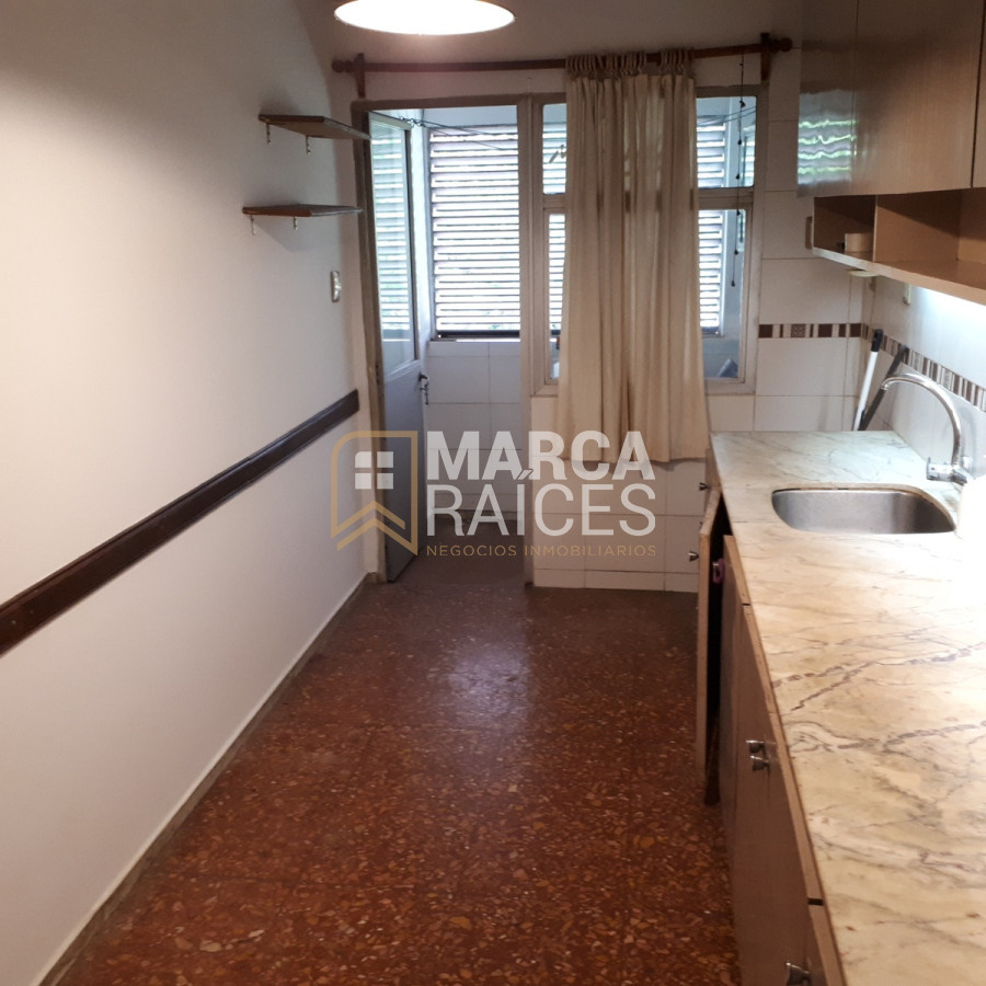 Apartamento ID.718 - Venta Apartamento 2 Dormitorios 2 Baños Con Estacionamiento Centro