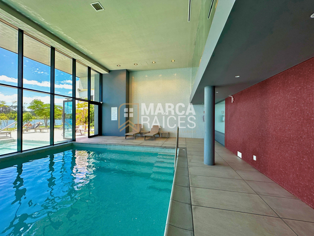 Apartamento ID.1148 - Venta Apartamento de Categoría en Carrasco Este 3 Dormitorios 3 Baños Vista al Lago a Estrenar