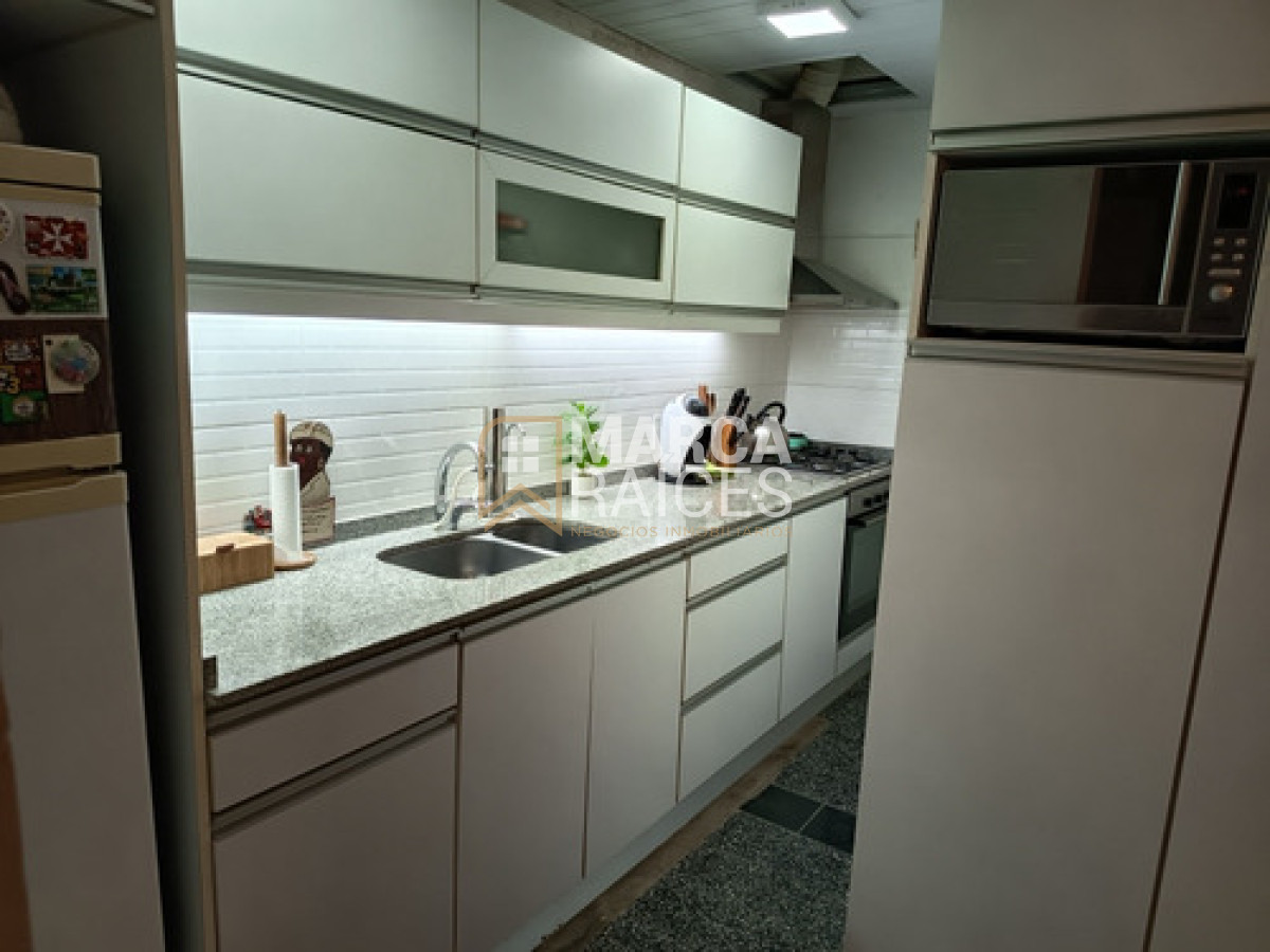 Apartamento ID.1481 - Alquiler Apartamento 4 dormitorios y 2 baños en Reducto, Montevideo.