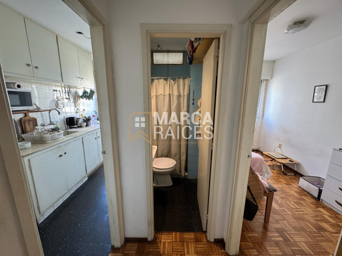 Apartamento ID.2043 - Alquiler Apartamento 4 Dormitorios, 2 Baños con Garage. Ciudad Vieja, Montevideo