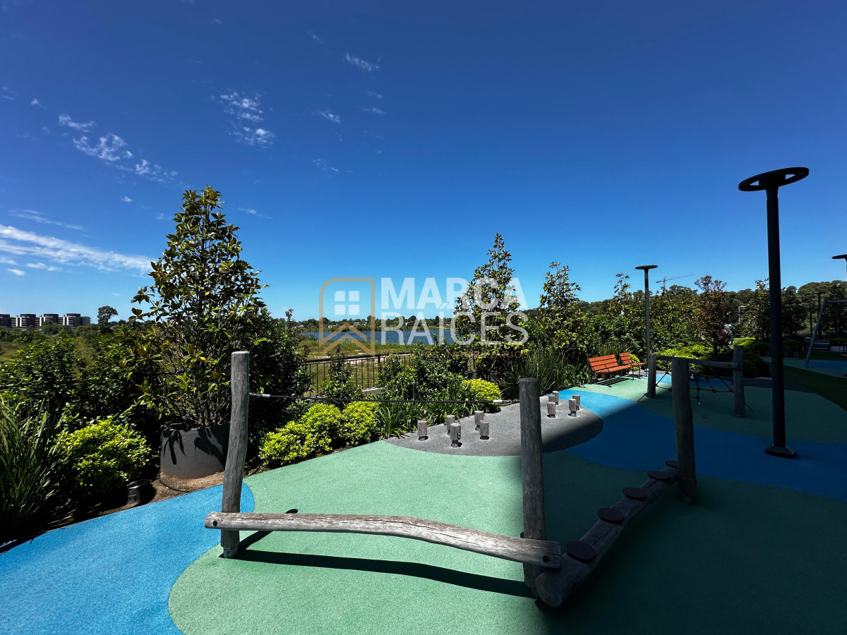 Apartamento ID.1147 - Venta Penthouse Duplex 4 Dormitorios Carrasco Hermosa Vista al Lago A Estrenar