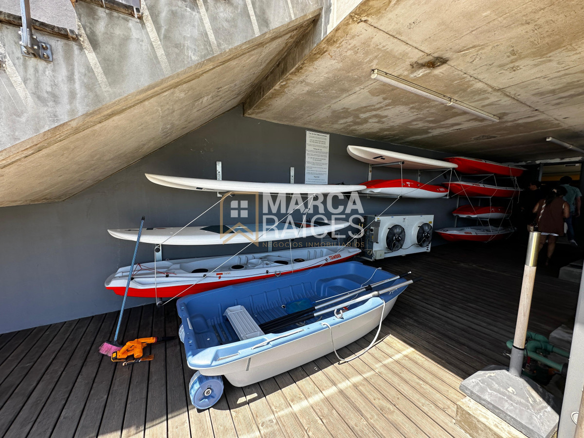 Apartamento ID.1149 - Venta Villa Casa De 3 Pisos Con 3 Dormitorios En Carrasco Boating En Construcción