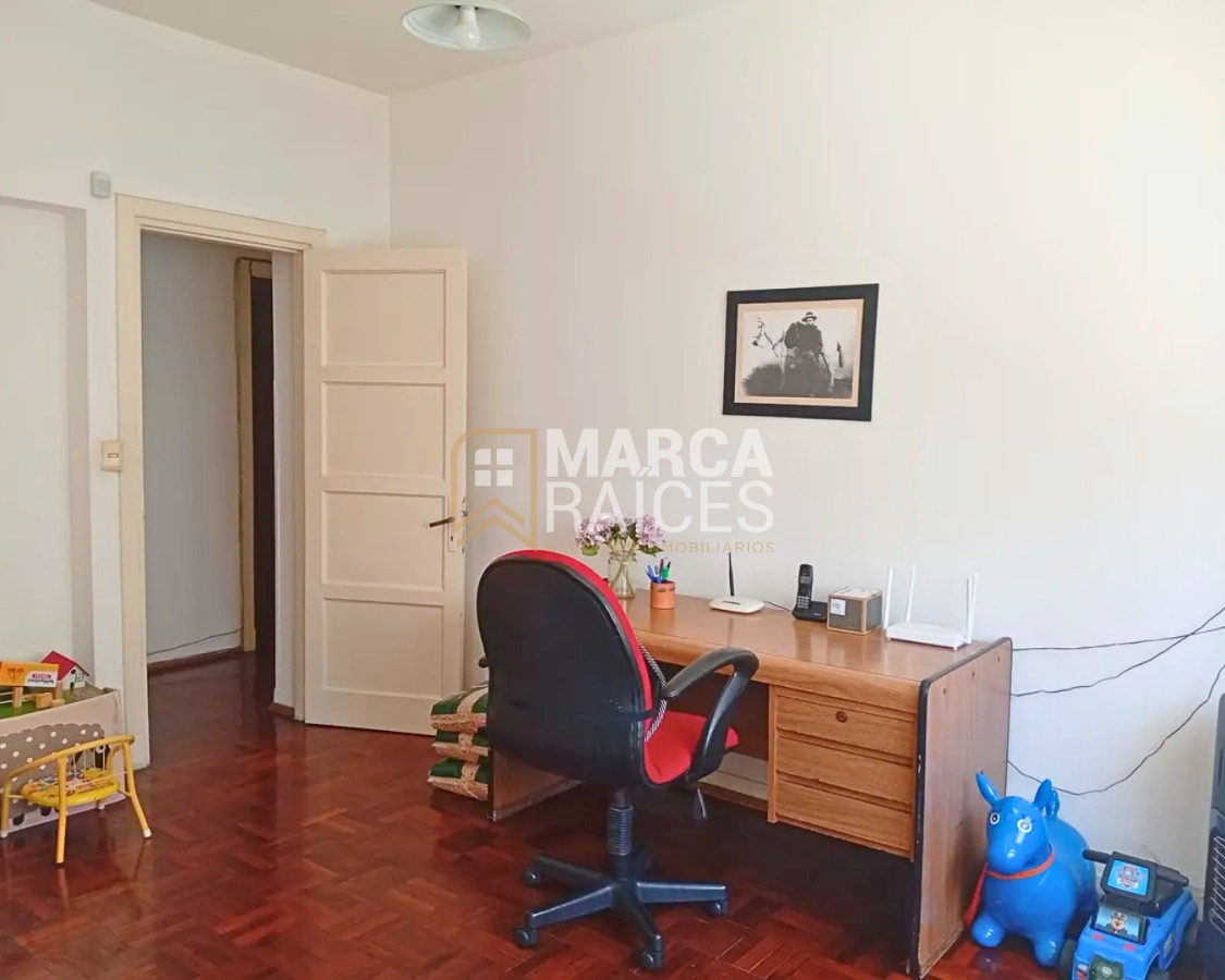 Apartamento ID.1728 - Venta Apartamento 4 Dormitorios 2 Baños Balcon Centro Montevideo