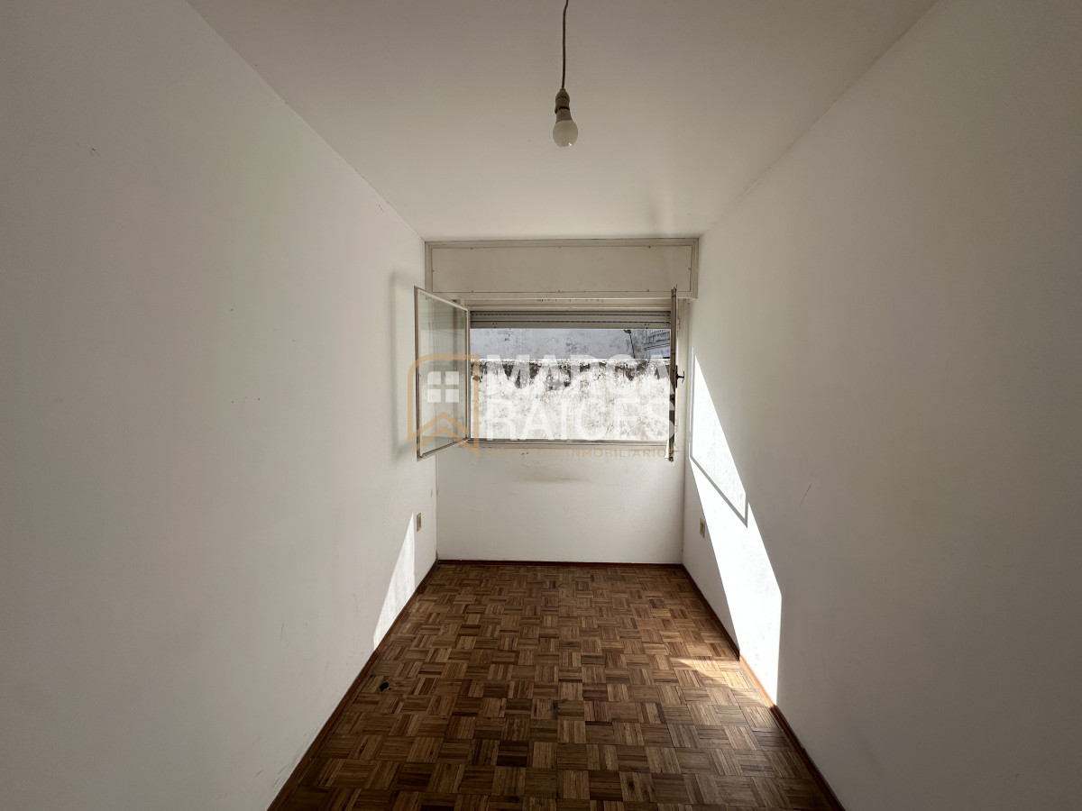 Apartamento ID.1042 - Venta Apartamento 2 Dormitorios Con Renta Al Frente Primer Piso Pocitos Montevideo