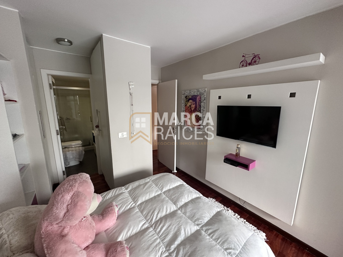 Apartamento ID.1043 - Venta Hermoso Apartamento 3 Dormitorios 3 Baños Balcon Patio Parrillero Pocitos Montevideo