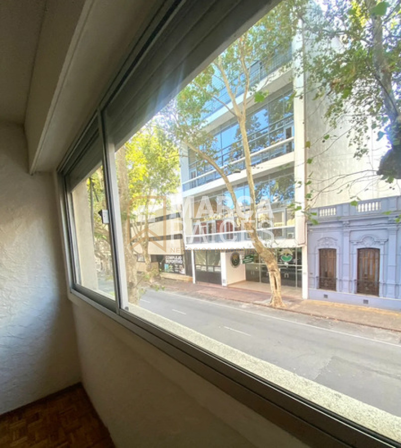 Apartamento ID.1924 - Alquiler Monoambiente. Centro, Montevideo