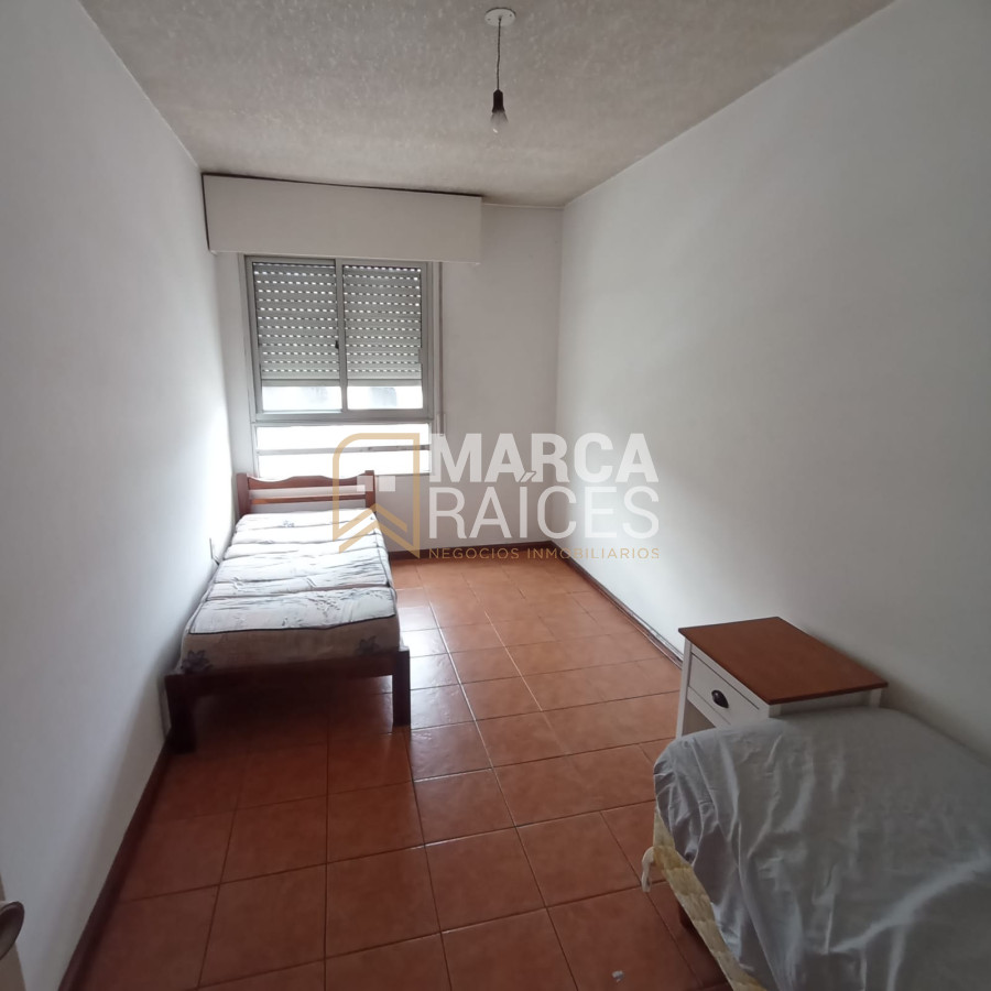 Apartamento ID.1385 - Alquiler Apartamento 2 Dormitorios Balcon al Frente Centro Montevideo