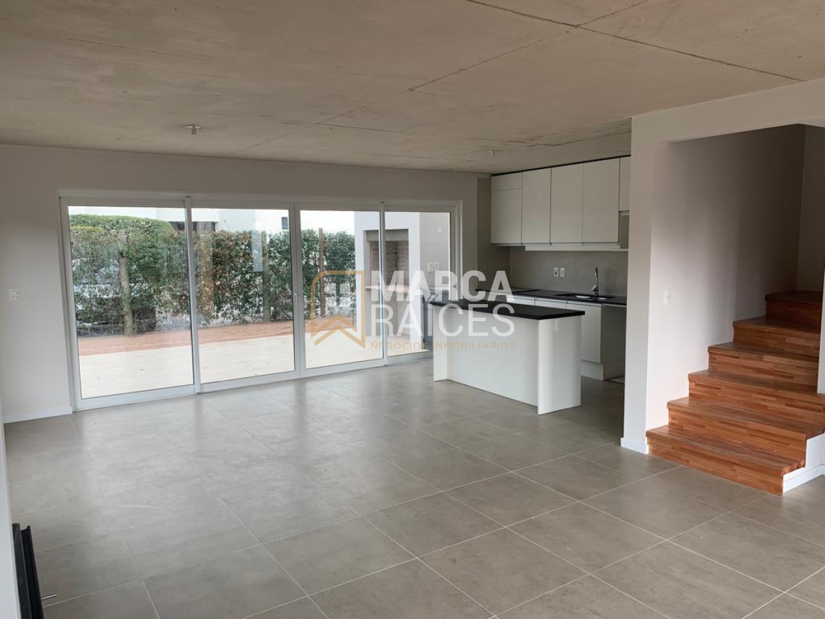 Apartamento ID.793 - Venta Casa 3 Dormitorios 2 Baños Parrillero Barra de Carrasco
